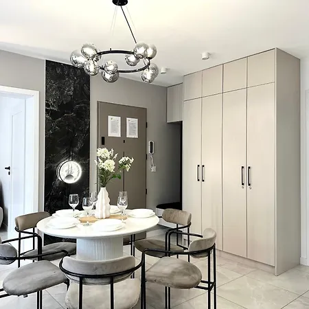 Laciarska 59 3 - 200m Main Square - Self Check-in 20h - Balcony * Wrocław