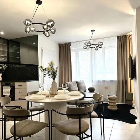 Laciarska 59 3 - 200m Main Square - Self Check-in 20h - Balcony Wrocław