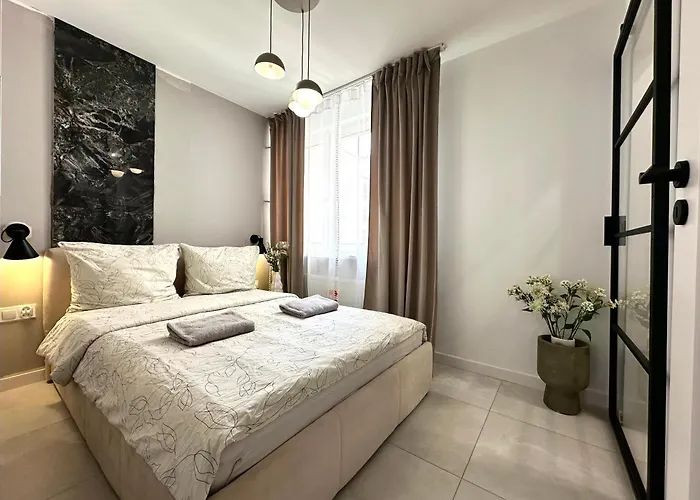 Laciarska 59 3 - 200m Main Square - Self Check-in 20h - Balcony *