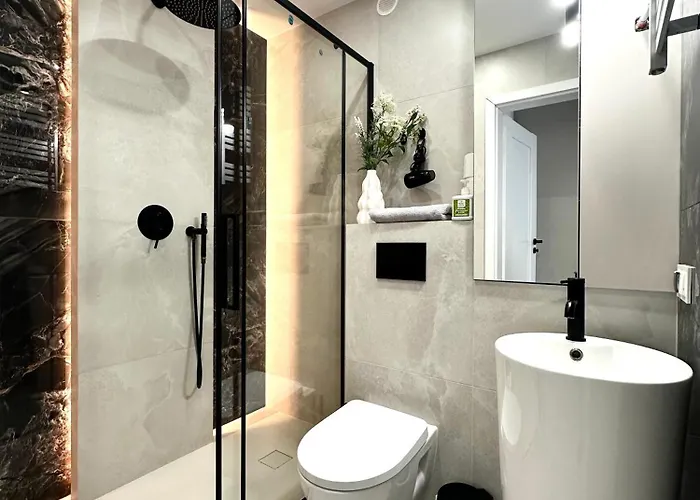 Apartament Laciarska 59 3 - 200m Main Square - Self Check-in 20h - Balcony Wrocław