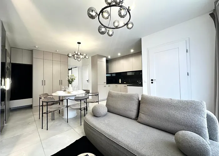 Laciarska 59 3 - 200m Main Square - Self Check-in 20h - Balcony Apartament Wrocław